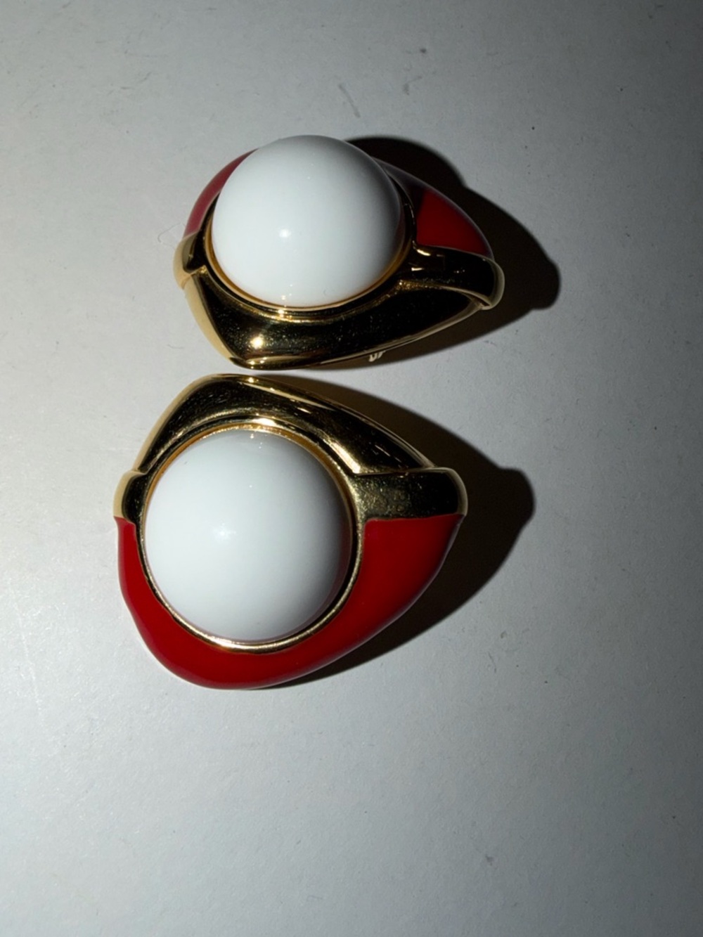 Vintage Monet Gold-tone Red Enamel Chunky Clip-On Earrings - Picture 4 of 5